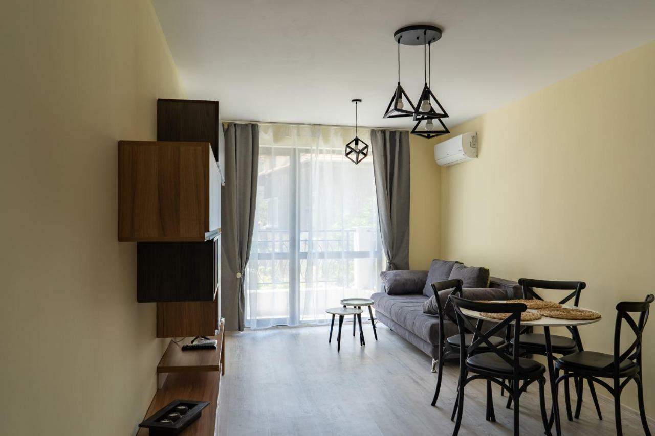La Familia Apartments Varna Eksteriør billede