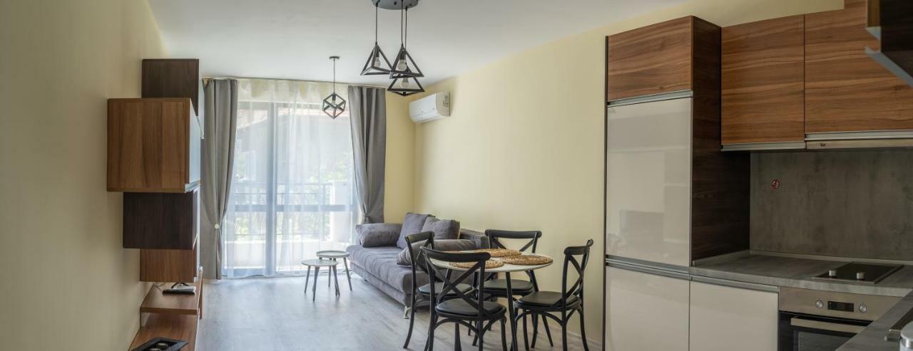 La Familia Apartments Varna Eksteriør billede
