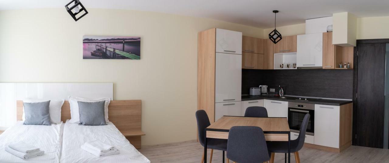 La Familia Apartments Varna Eksteriør billede