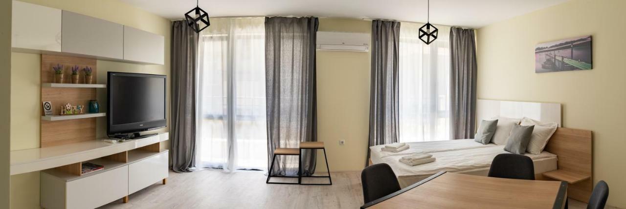 La Familia Apartments Varna Eksteriør billede