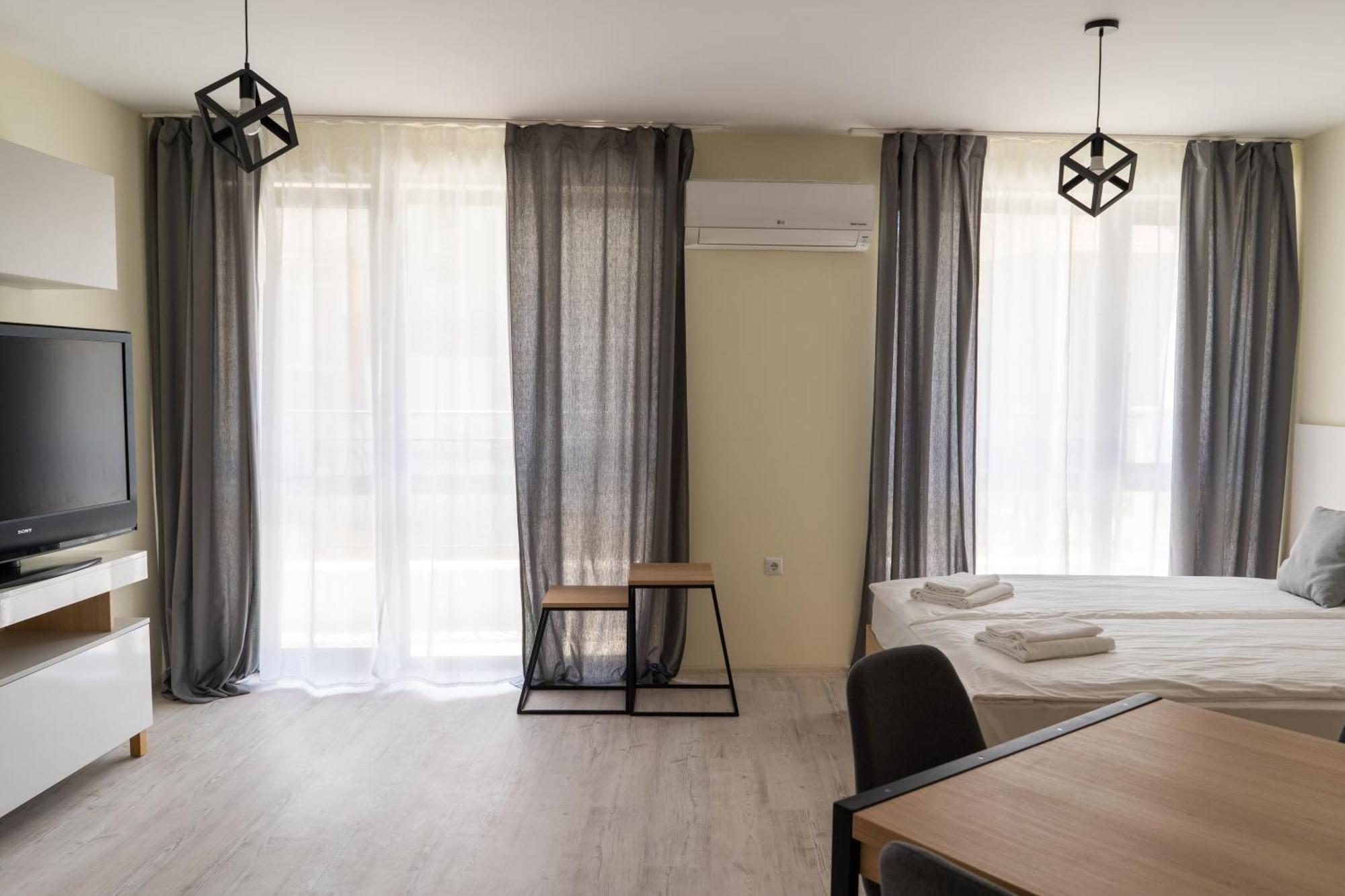 La Familia Apartments Varna Eksteriør billede