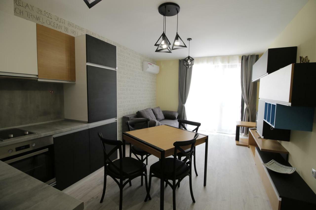 La Familia Apartments Varna Eksteriør billede