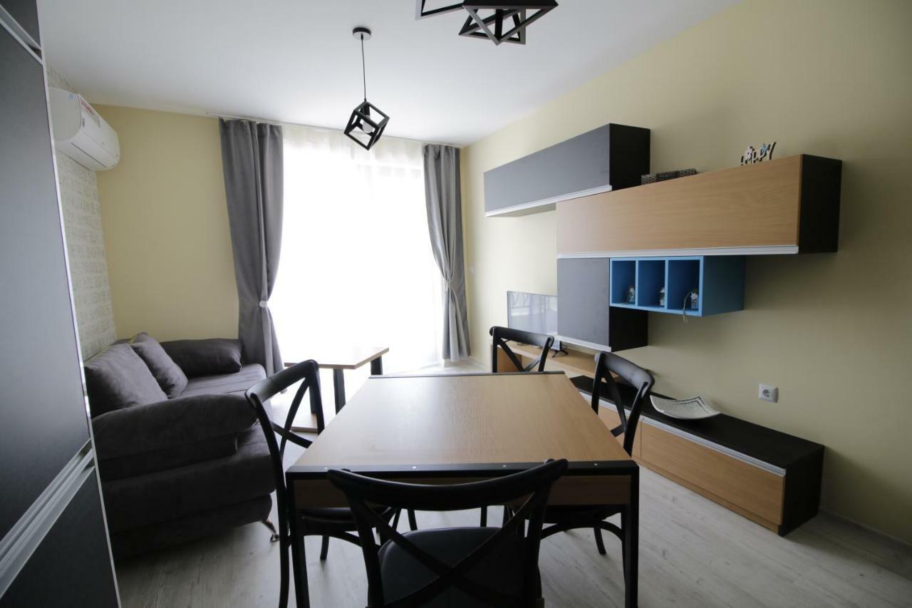 La Familia Apartments Varna Eksteriør billede